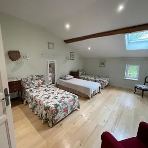 https://la-ferme-de-villeneuve.midi-pyreneeshotels.com